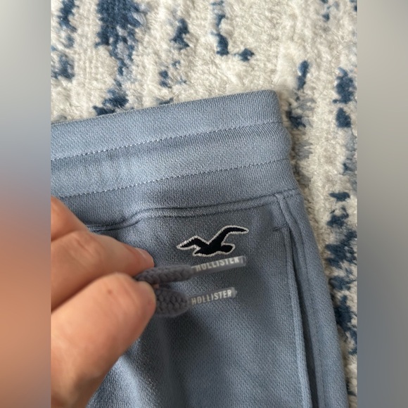 Hollister Men’s Joggers - Picture 2 of 4